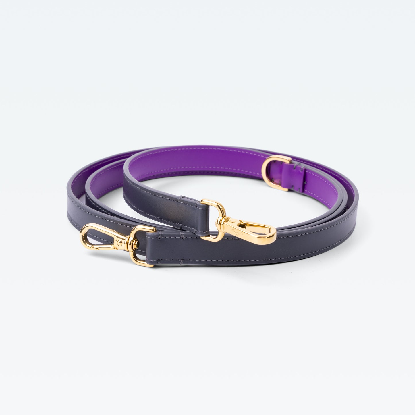 Grosvenor Link Handle Lead in Flint with gold hardware